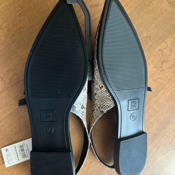 Black and Tan Snake Print Pointed Women's Shoes - Picture 2 of 3